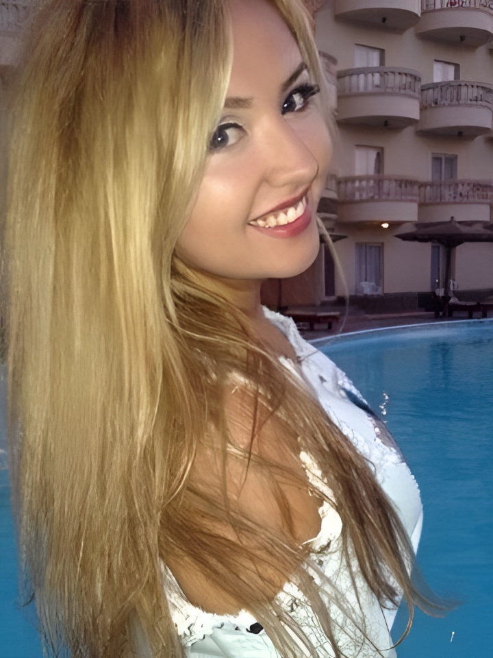 Елизавета привлекальеная девушка из Пестово цена от 2500 руб