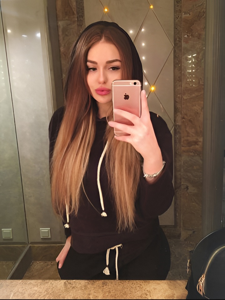 Лизочка привлекальеная девушка из Пестово цена от 2000 руб