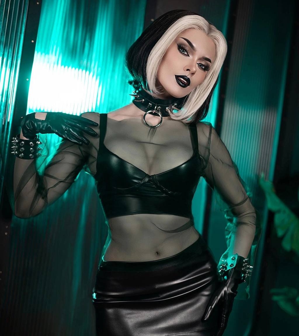 Яночка привлекальеная девушка из Пестово цена от 4000 руб