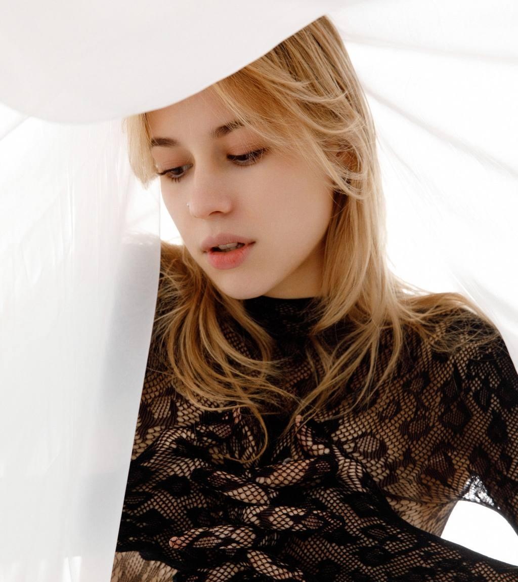 Варвара привлекальеная девушка из Пестово цена от 6000 руб