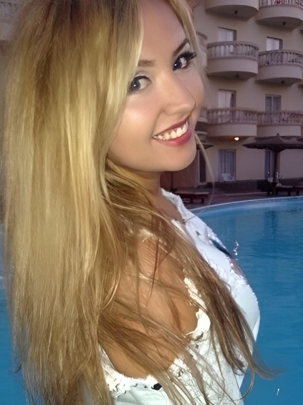 Елизавета привлекательная девушка из Пестово цена от 2500 руб