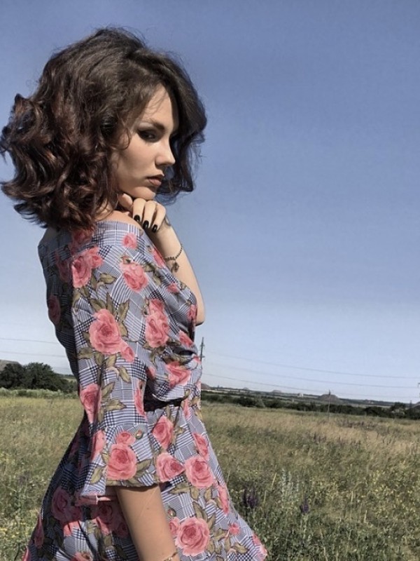 Надя привлекательная девушка из Пестово цена от 4000 руб