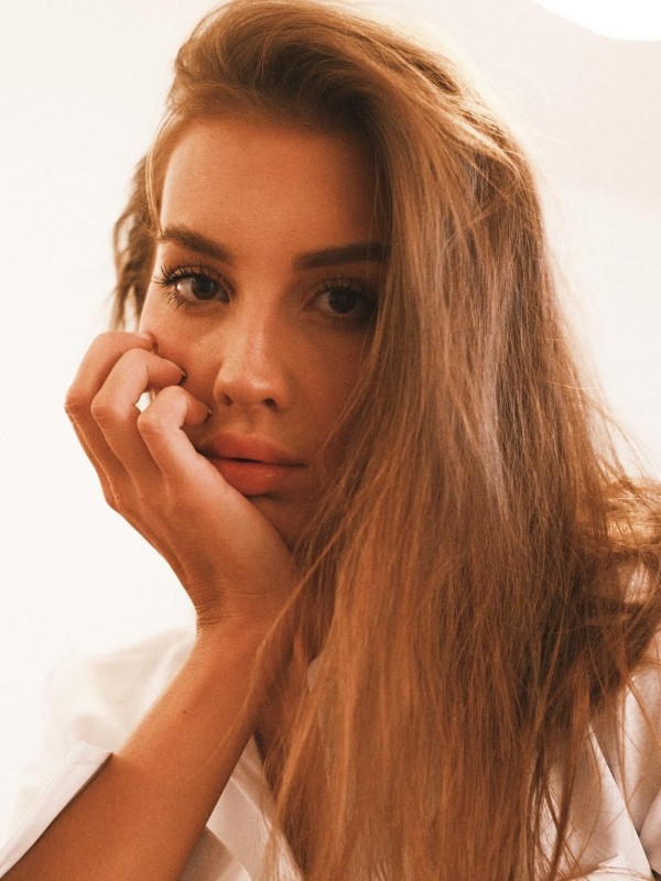 Ангелина привлекательная девушка из Пестово цена от 4000 руб